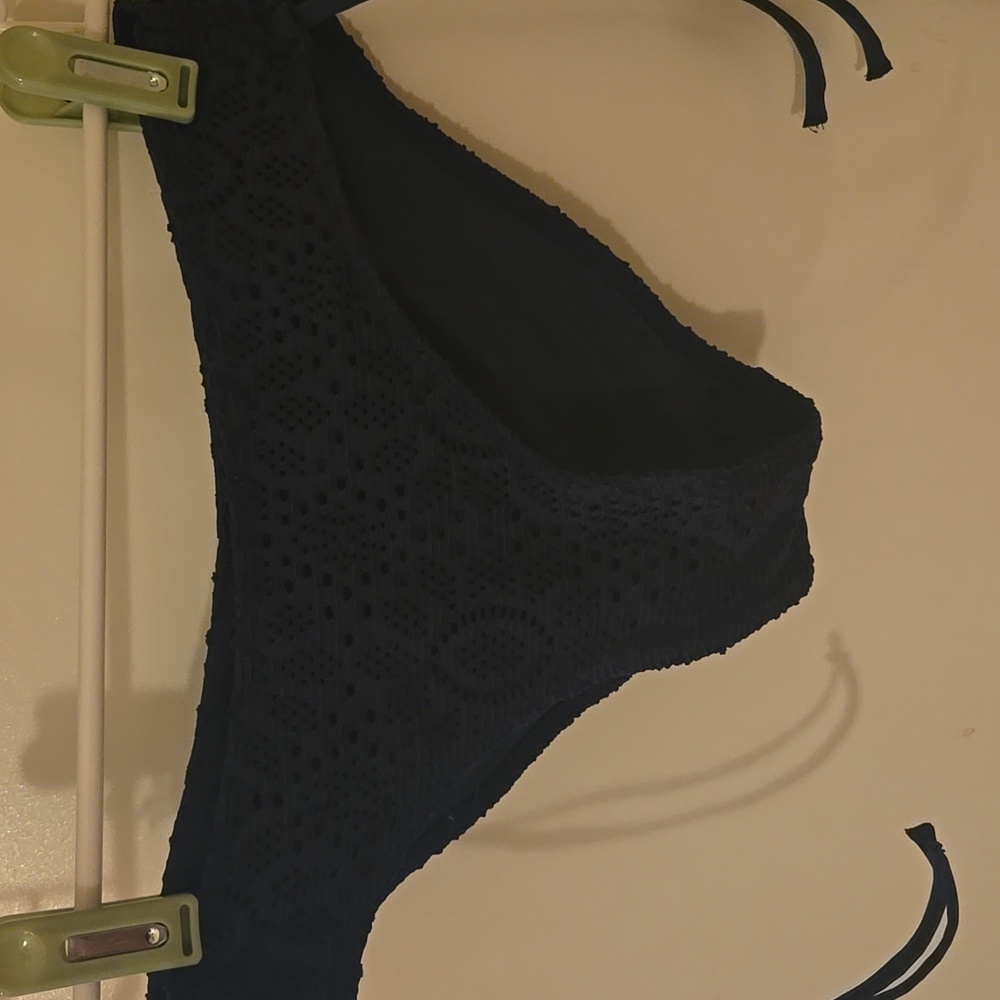 Bikini - Picture 4 of 6